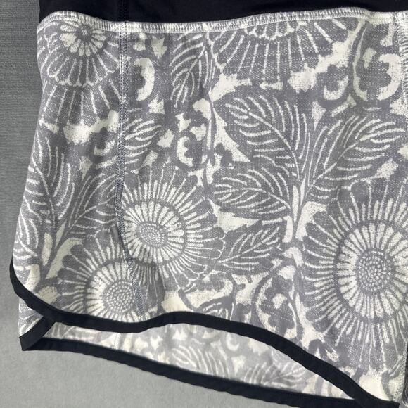 Lululemon Run Ultra Short II Beachy Floral White Fossil‎ Black Size 6 - Picture 2 of 7